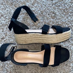 black platform sandals